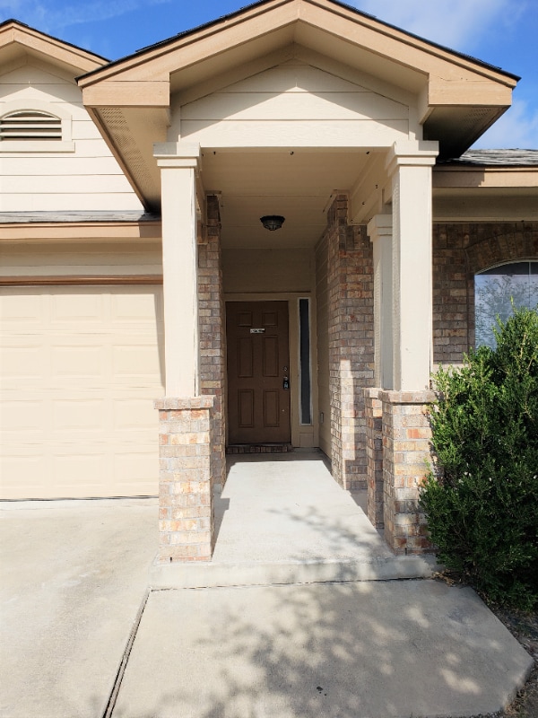 Building Photo - 406 Creston St