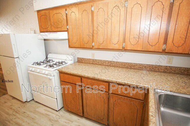 Building Photo - 3403 Pershing Dr