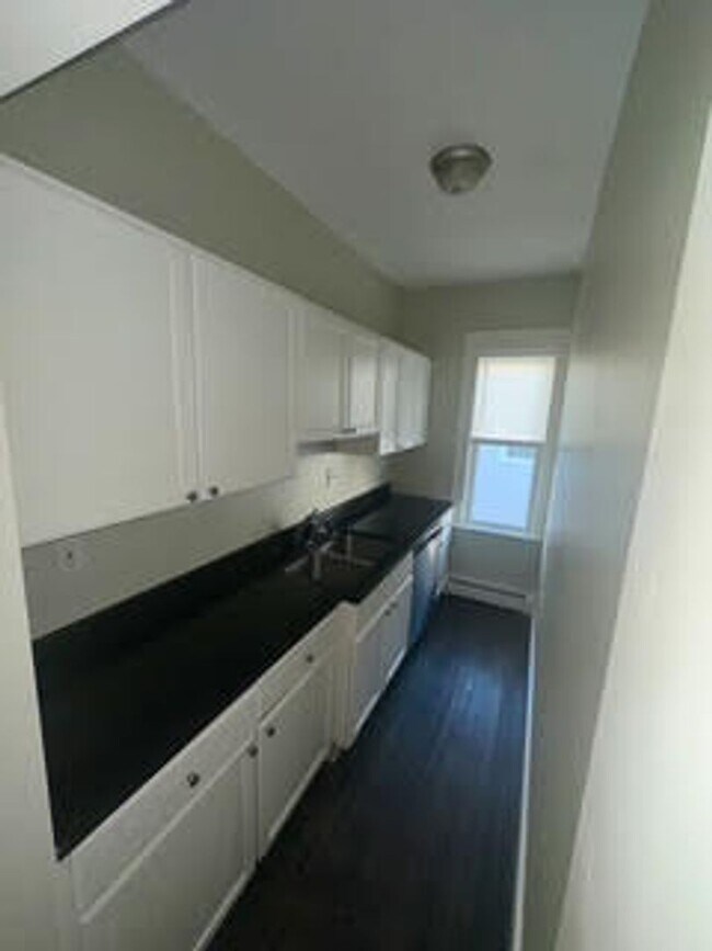 Building Photo - 51 Arlington St