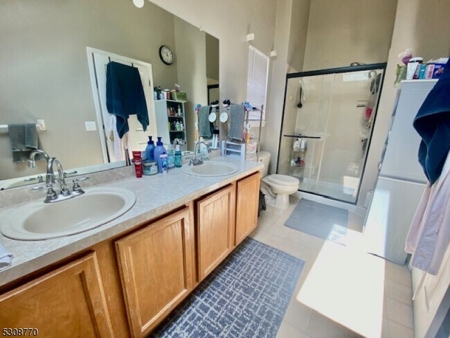 Building Photo - 8 Jaime Dr