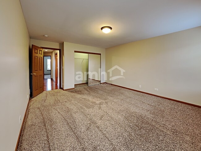 Building Photo - 255 Springwood Dr