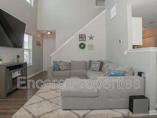 Building Photo - 221 Danesway Dr