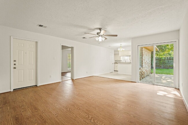 Building Photo - Recently updated 3-bedroom, 2-bath home in...