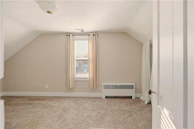 Building Photo - 65 Maple Ave