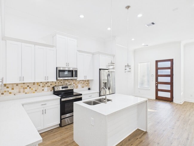 Building Photo - 4619 Stassen St