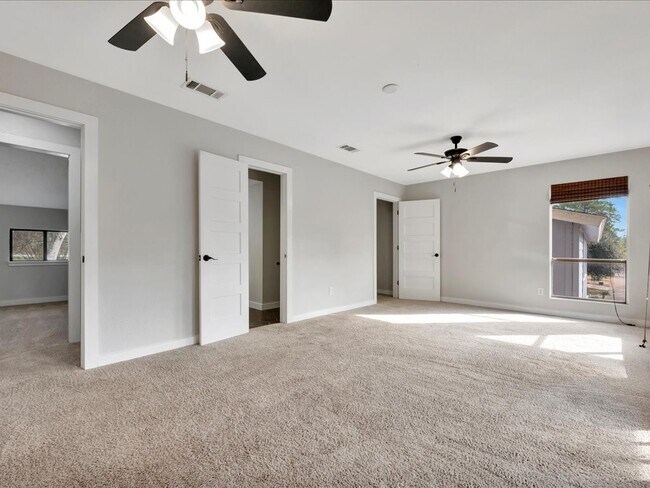 Building Photo - 41 Harbour Row Dr