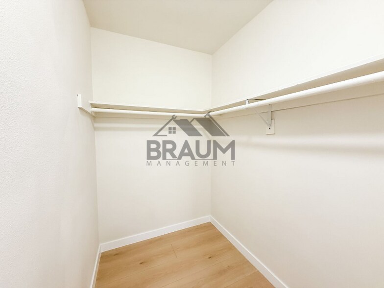 Building Photo - 13129 Oxnard St