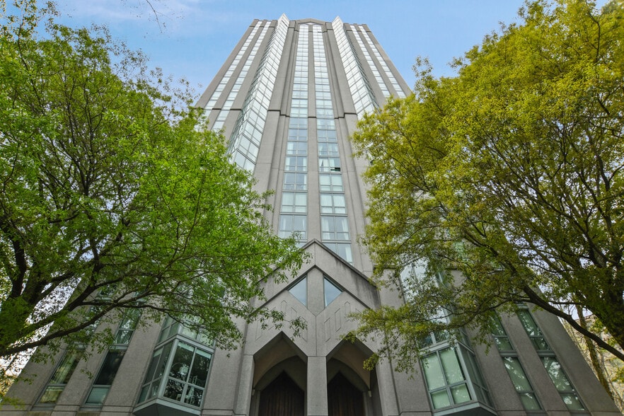 Building Face - 2870 Pharr Court South NW