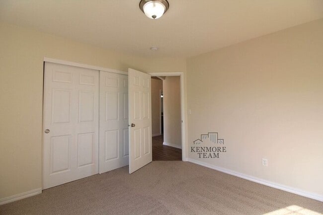 Building Photo - 544 Lakerose Loop