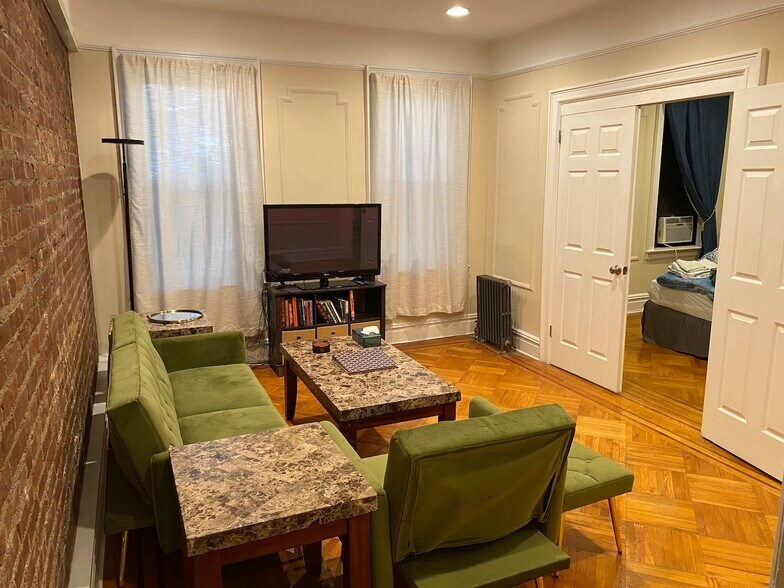Living Room - 76 Romaine Ave