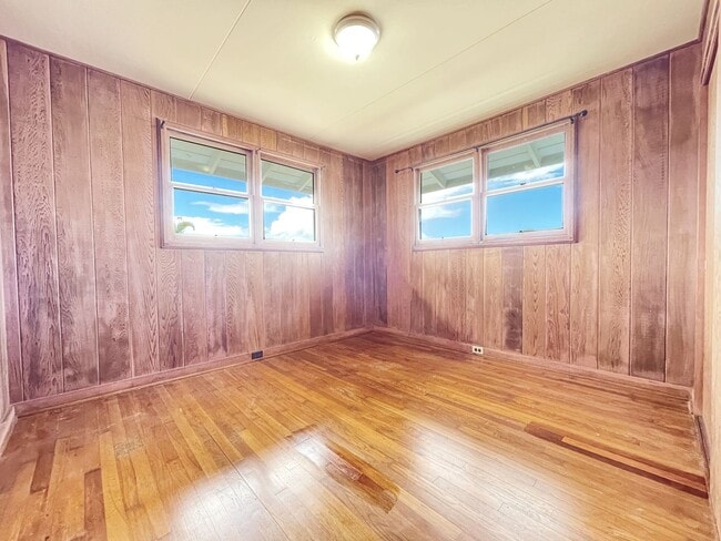 Building Photo - Pet Friendly Kailua House