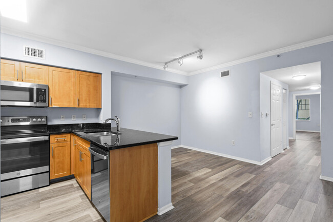 Building Photo - 6565 Emerald Dunes Dr