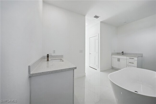 Building Photo - 4521 NW 34th St