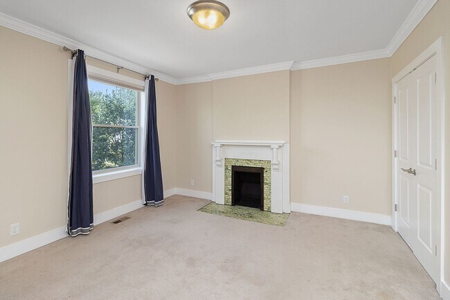 Building Photo - 3739 Hyde Park Ave