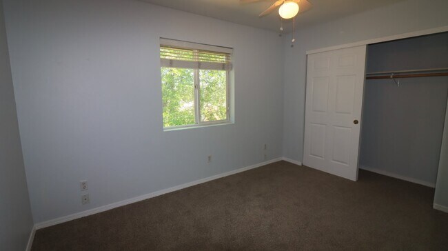 Building Photo - Recently updated 2/1.5 townhome next to th...