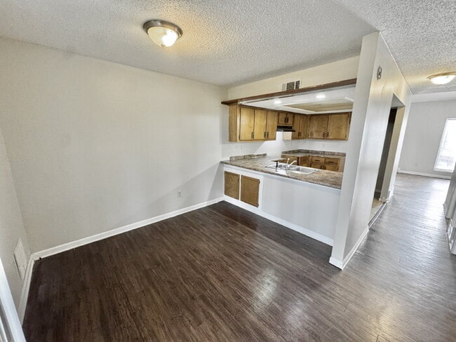 Building Photo - 6564 Whitetail Ln