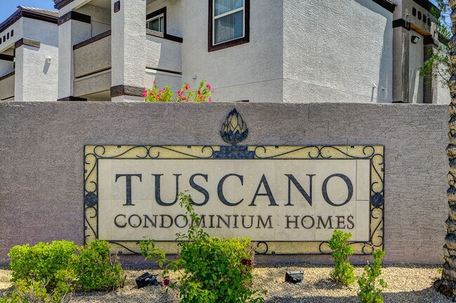 Building Photo - Charming 1 bedroom Condo with full size Ga...