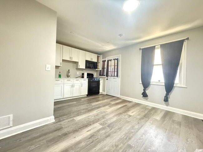Building Photo - Three Bedroom home in Dundalk