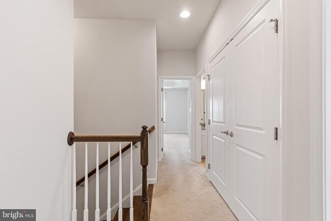 Building Photo - 101 Dallett Ln