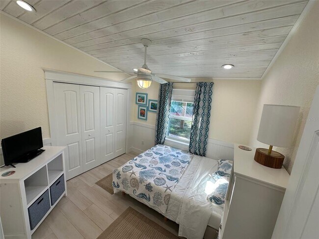 Building Photo - 5 Park Ave