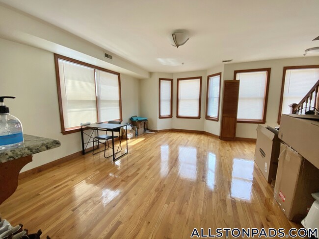 Building Photo - 102 Allston St