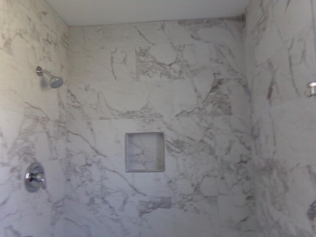 Building Photo - 221 Austin St