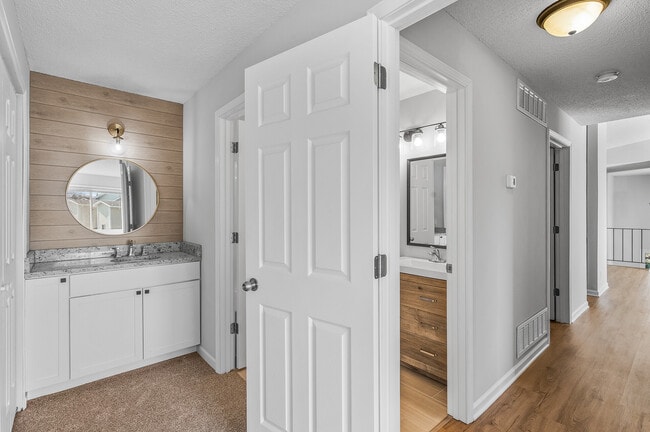 Building Photo - 2482 Cobble Hill Alcove