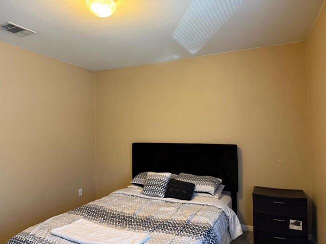 Building Photo - 206 Pheasant Ridge Dr