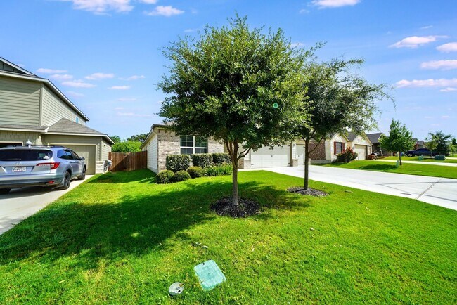 Building Photo - Stunning Home with 3-Car Garage in New Bra...