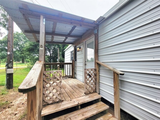 Building Photo - 12150 Old County Rd