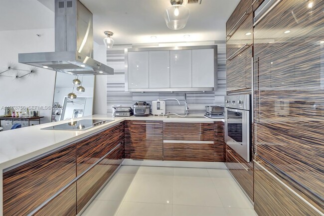 Building Photo - 1100 Biscayne Blvd