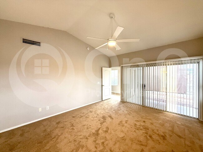 Building Photo - 142 W Smoke Tree Rd