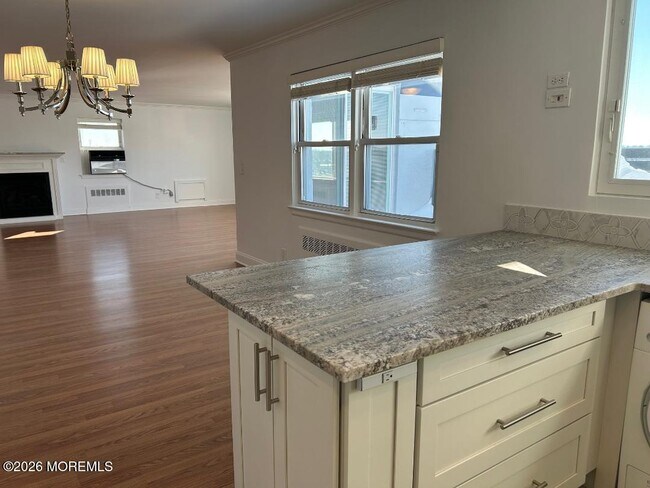 Building Photo - 122 Bodman Pl