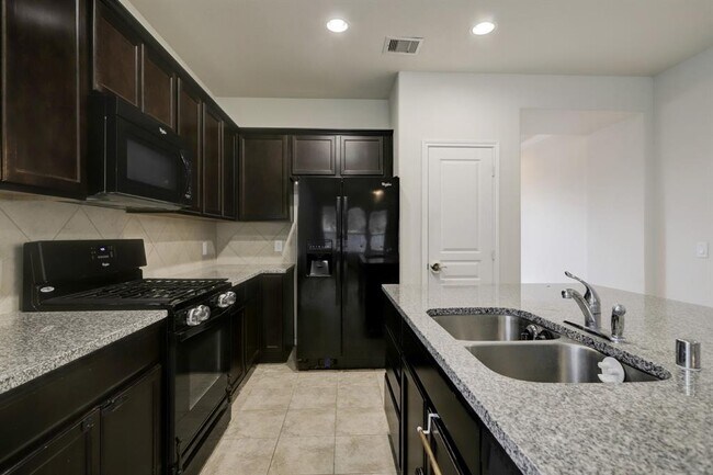 Building Photo - 16617 Conner Creek Ln