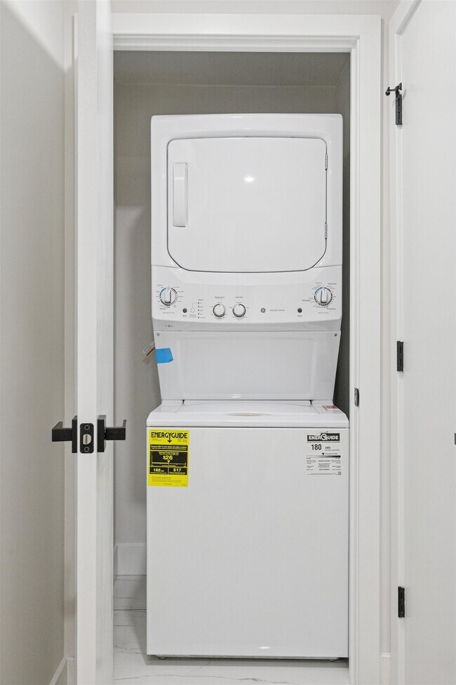 Building Photo - 4522 Baker St