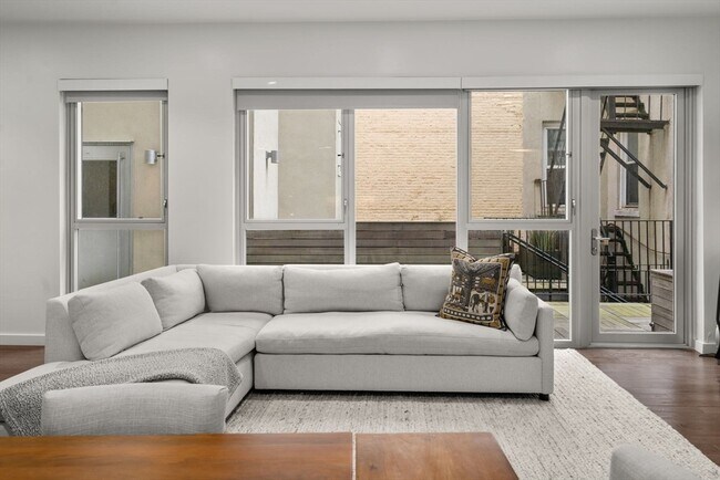 Building Photo - 126 Salem St