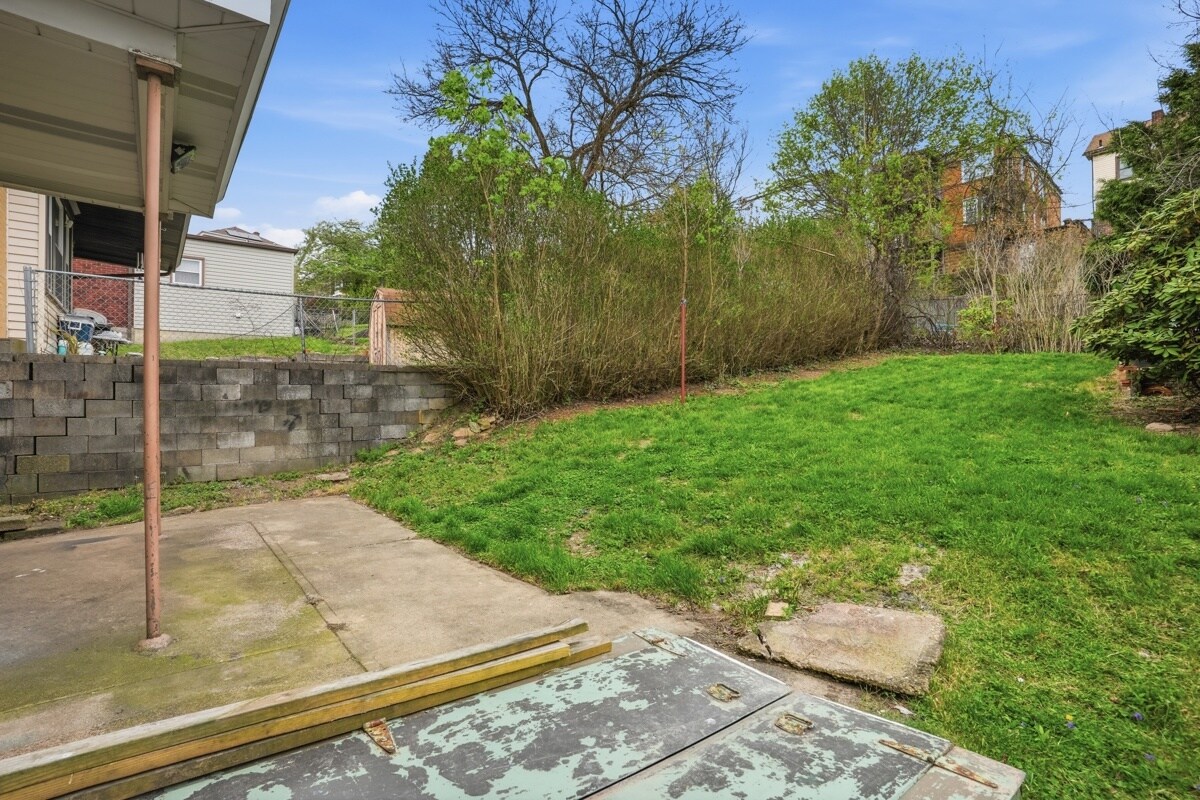 Building Photo - 107 Catskill Ave