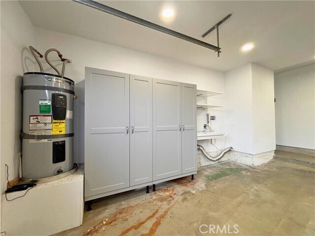 Building Photo - 8203 Owens St