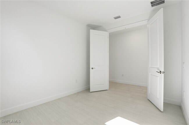 Building Photo - 1954 Fresno Ave