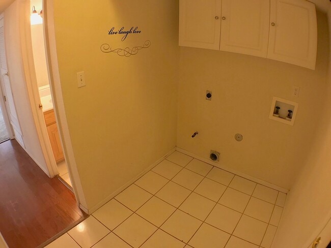 Building Photo - Northeast El Paso 3 Bed Refrig A/C