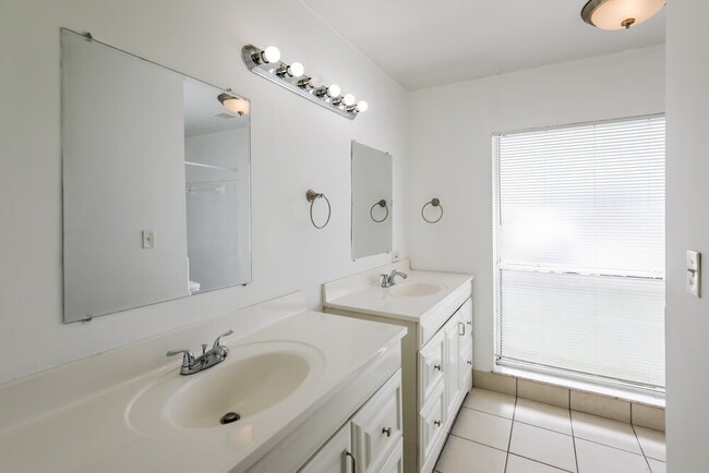 Building Photo - 7401 NW 84th St