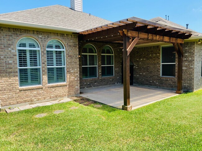 Building Photo - 24823 Dutton Point Dr