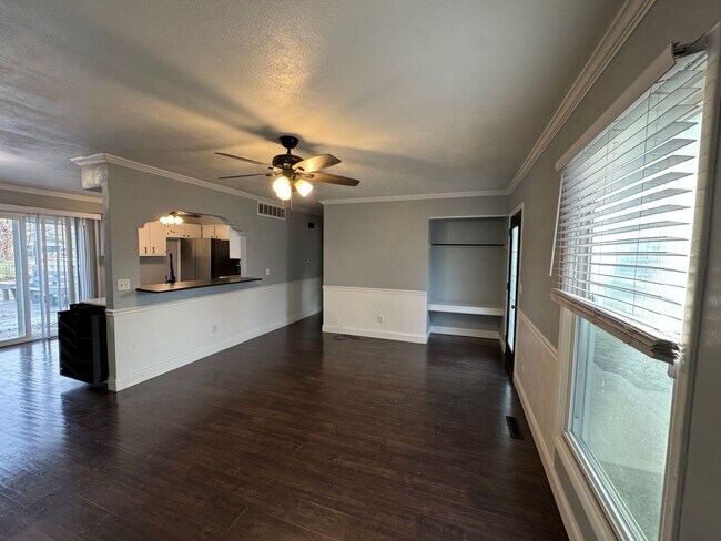 Building Photo - 4 bedroom 2 bath home in Port Byron