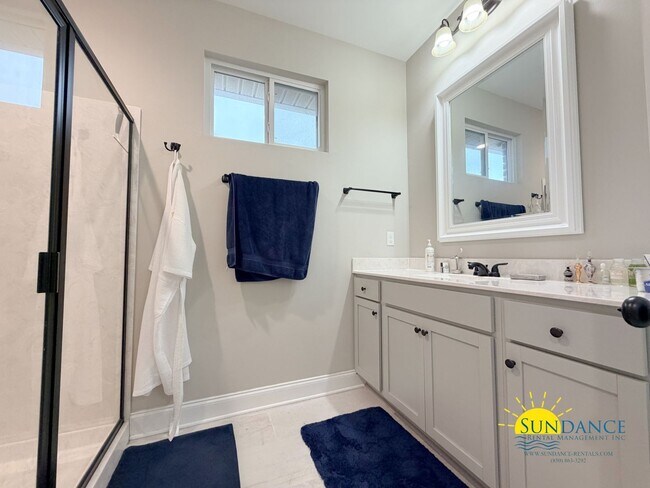 Building Photo - Stunning Shalimar 4 Bedroom / 3 Full Bathroom Home with Solar Energy Efficiency!