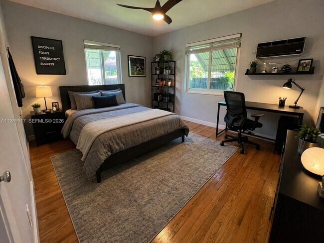 Building Photo - 432 Palmetto Dr