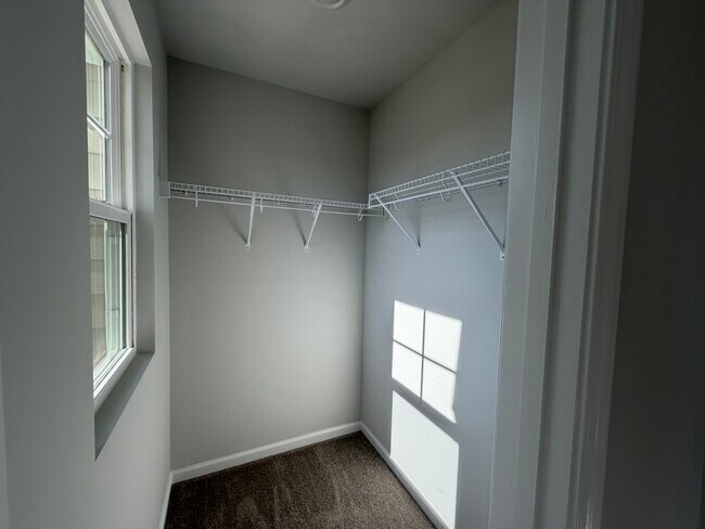 Building Photo - Carolina Springs