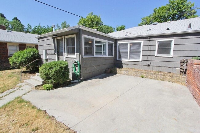 Building Photo - 1210 N 20th St