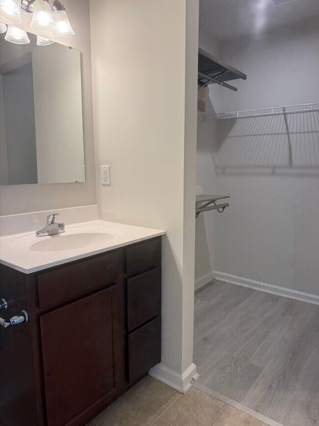 Building Photo - Newly Renovated 3BR Home in Prime Fort Mil...