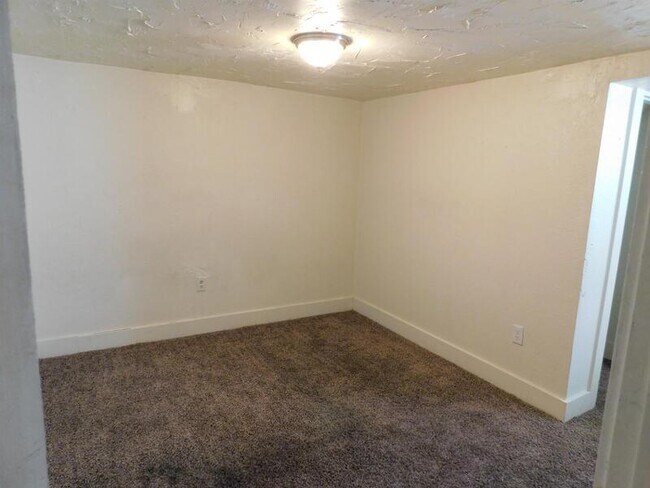 Building Photo - 516 S 900 W