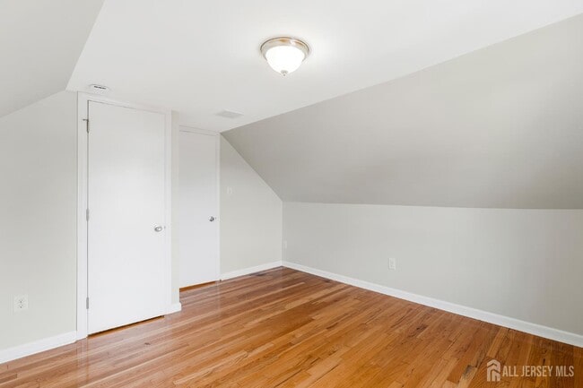 Building Photo - 372 Seneca Ave